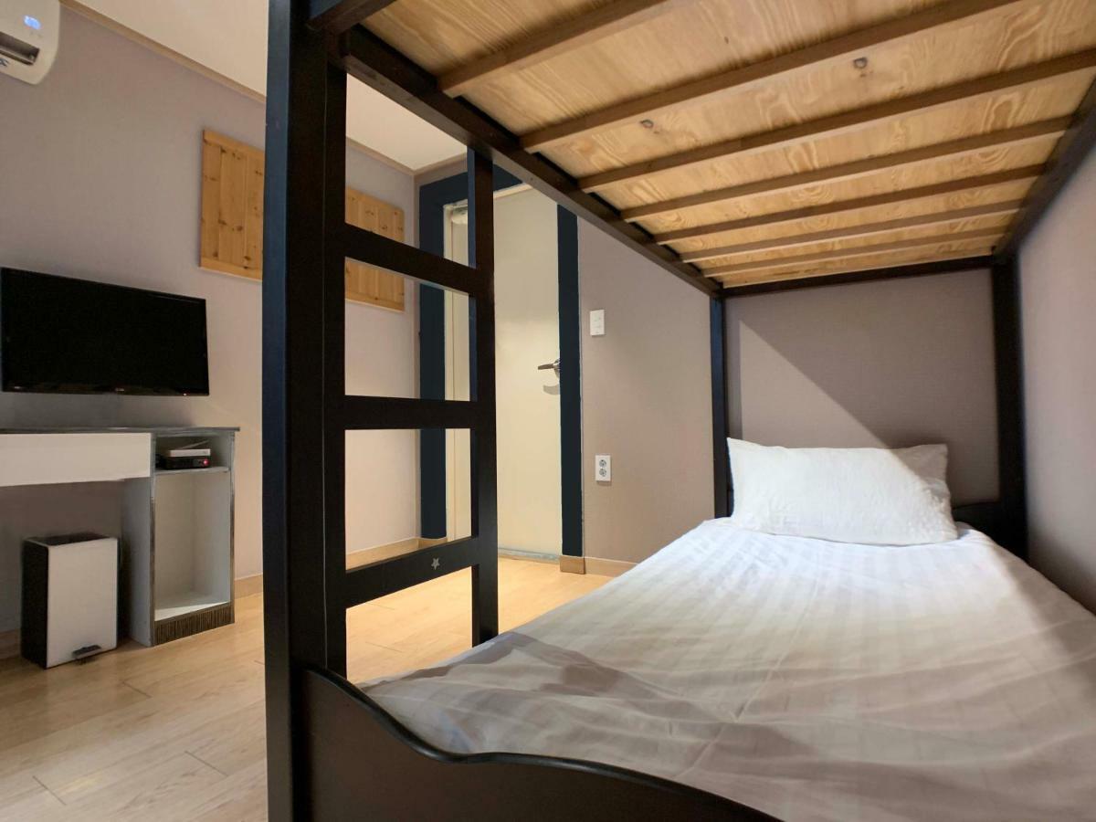 J-Honor Guesthouse Seoul Ngoại thất bức ảnh